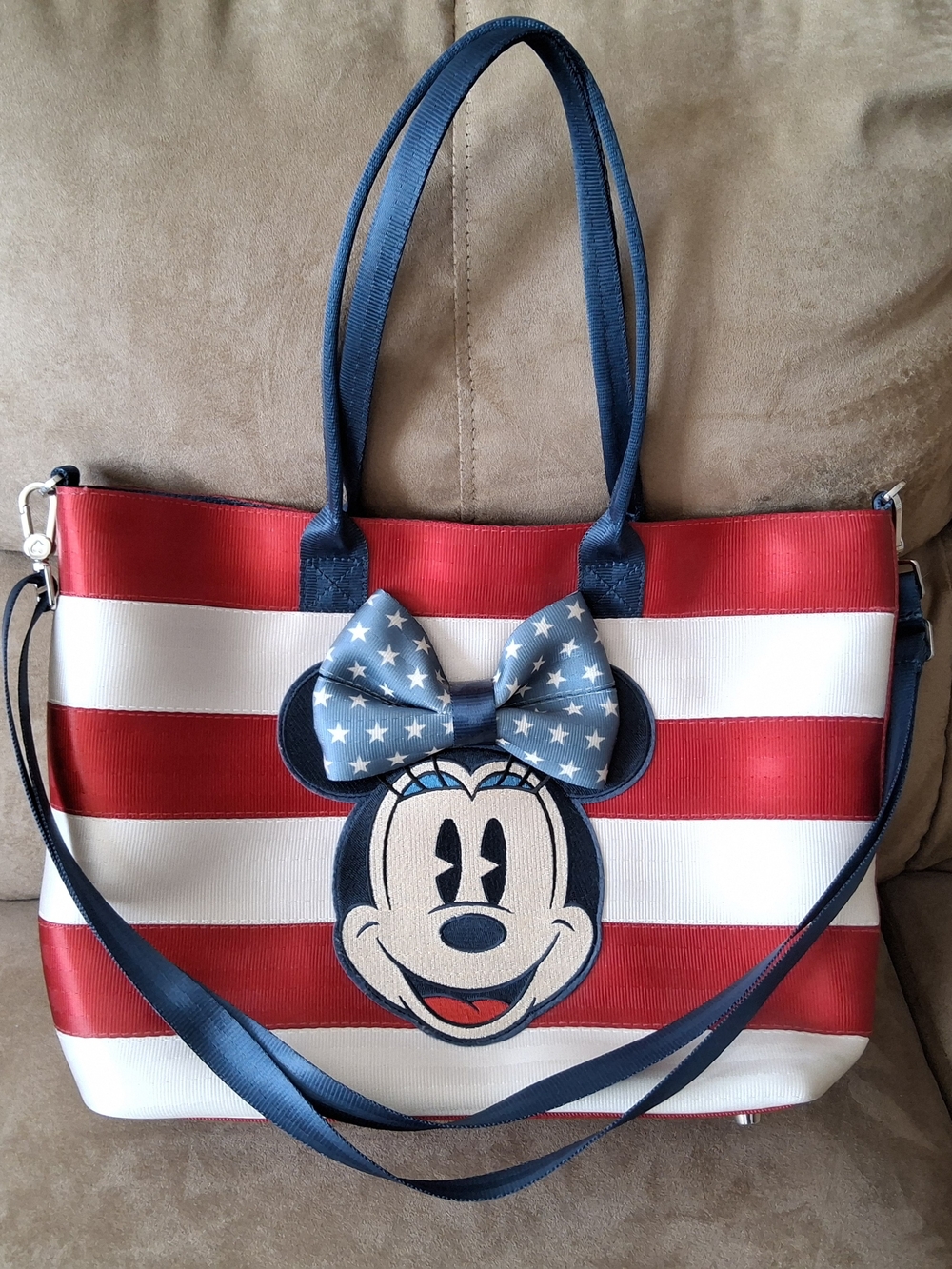 Harvey's Seatbelt Disney Mickey Minnie Americana Medium Streamline